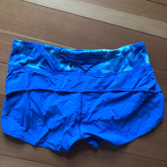 Lululemon Shorts Size 4 - Picture 4 of 5